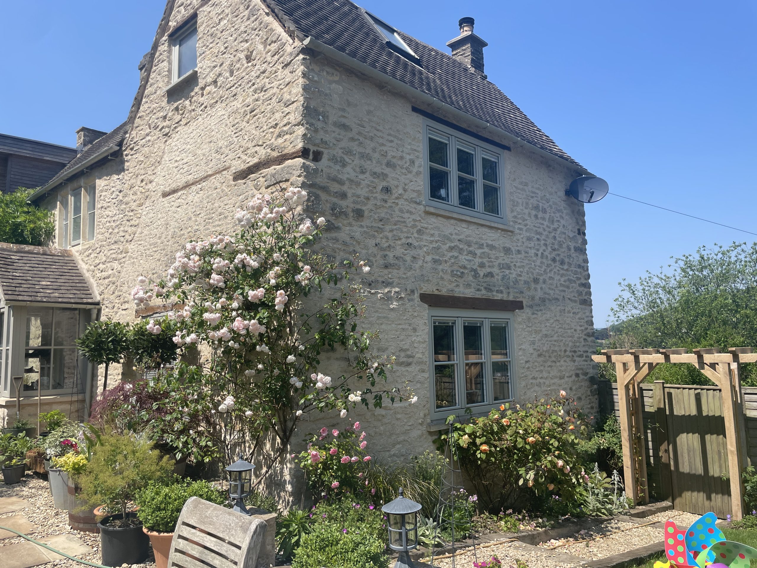 A charming 300-year old cottage in the Cotswolds